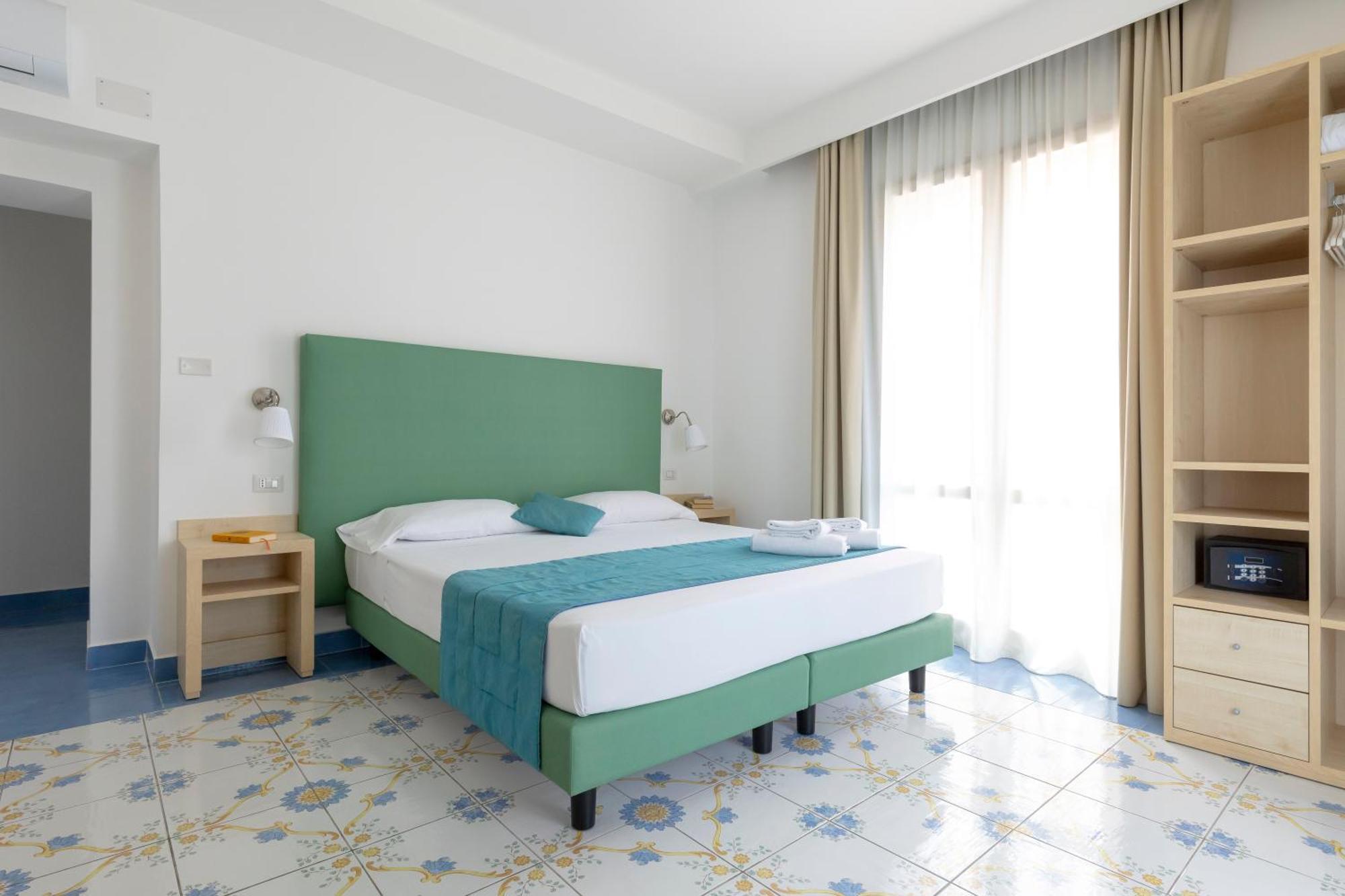 Napolit'amo Hotel Medina Esterno foto